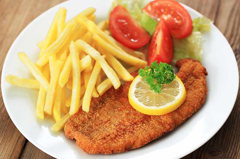 Schnitzel mit Pommes